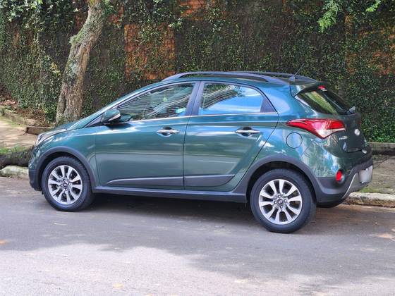 HYUNDAI HB20X 1.6 16V PREMIUM FLEX 4P AUTOMÁTICO